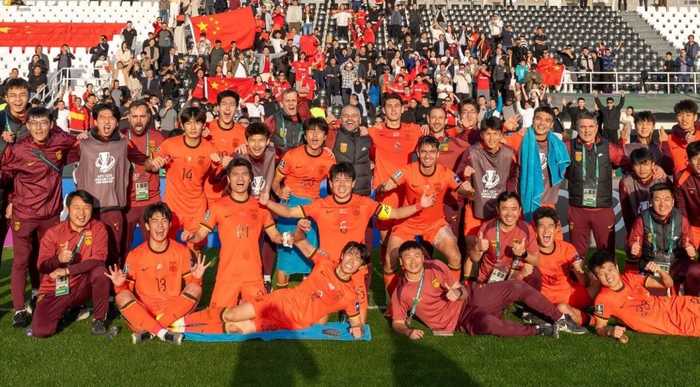 董路：中国足球只能这么赢！没有葱烧海参只有丸子汤+馍 能吃饱就行