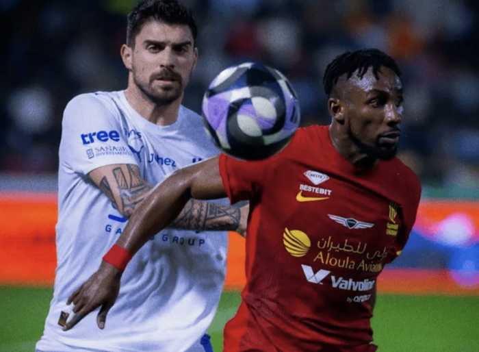 C罗偷笑？沙特霸主4天里2次跌跟头：离谱2连平丢4分 只领先3分了