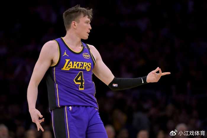 湖人后院起火！17号秀逼宫离队，4人被摆上货架，有意5位顶级锋线